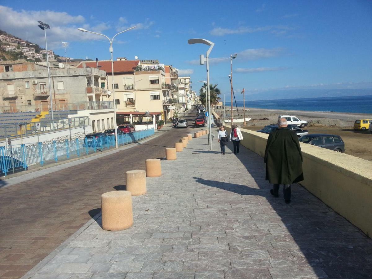 Appartamento Di Pregio In Piazza Durante Letojanni Taormina エクステリア 写真