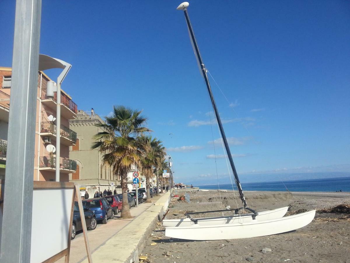 Appartamento Di Pregio In Piazza Durante Letojanni Taormina エクステリア 写真